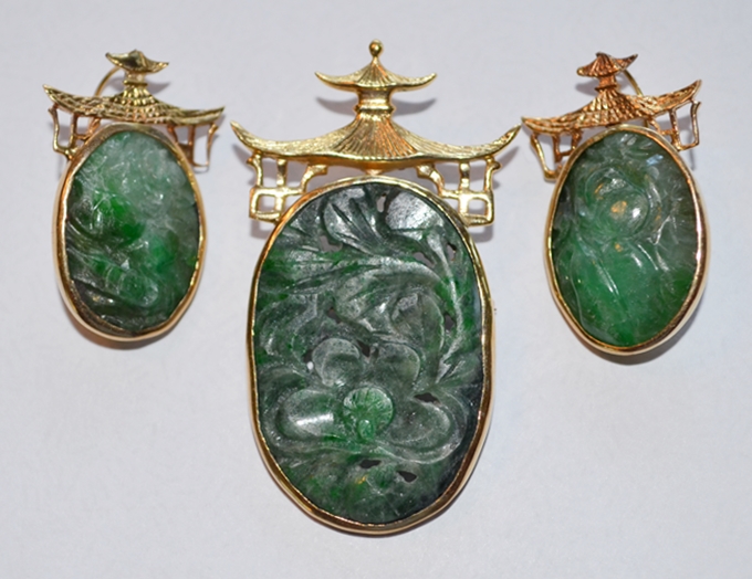 CARVED JADE PIN & EARRING SET - Click Image to Close
